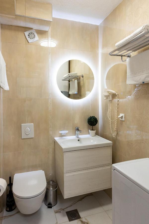 Rose Pool Comfort Apartment