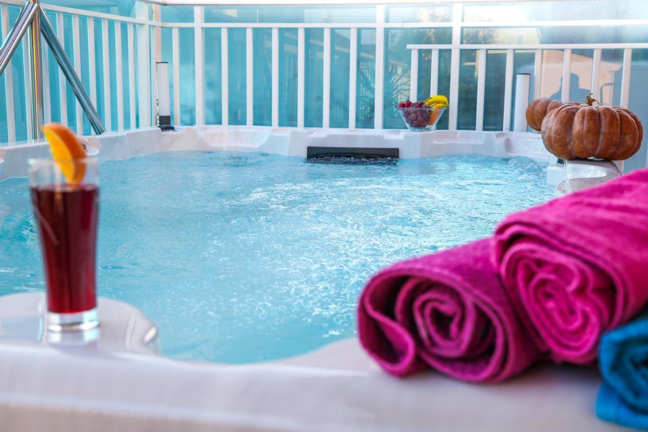 Rose Pool Comfort *